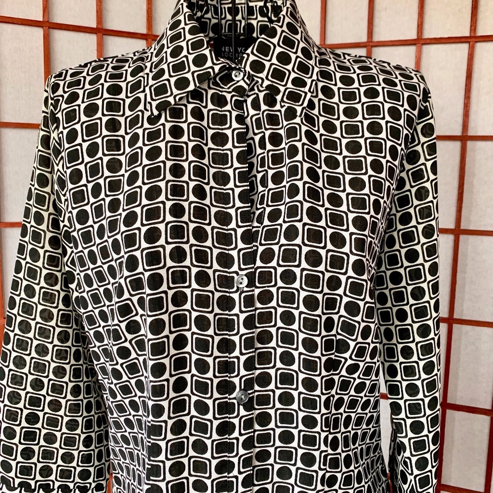 New York & Company Geometric Blouse NWOT - Picture 1 of 7